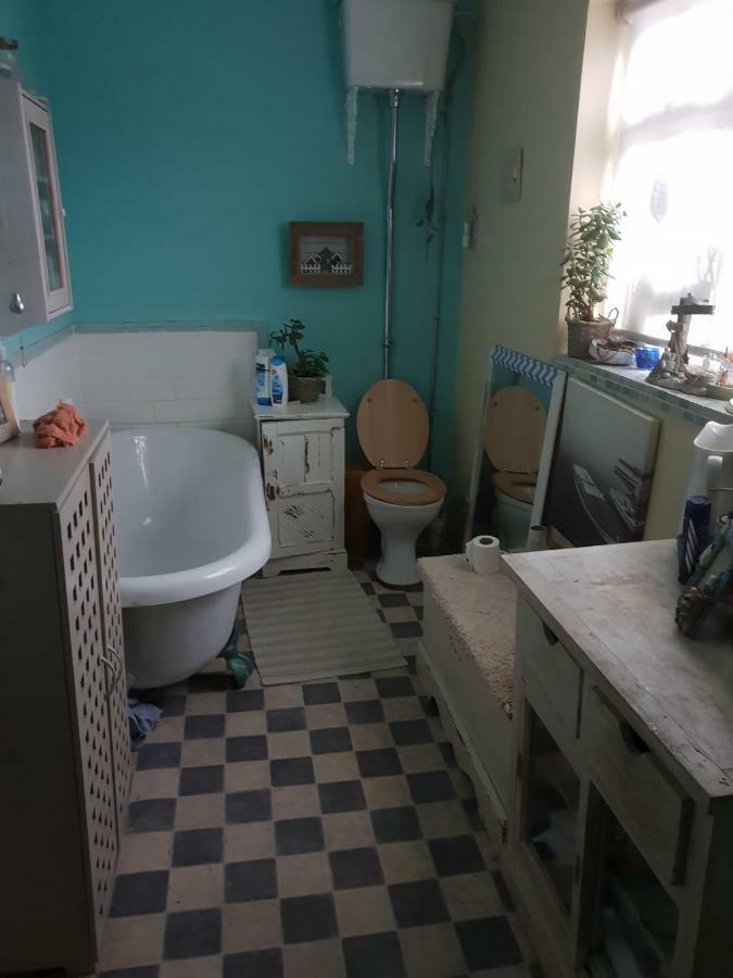 The Garden Room, Pets, Fridge Tv Chester Bagian luar foto